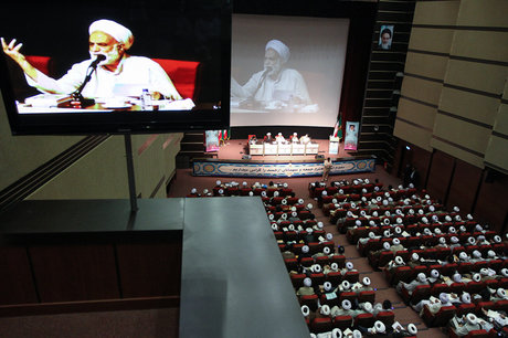 قرائتی: از سخنرانی‌هایم 10 هزار متن خنده حلال استخراج کردم